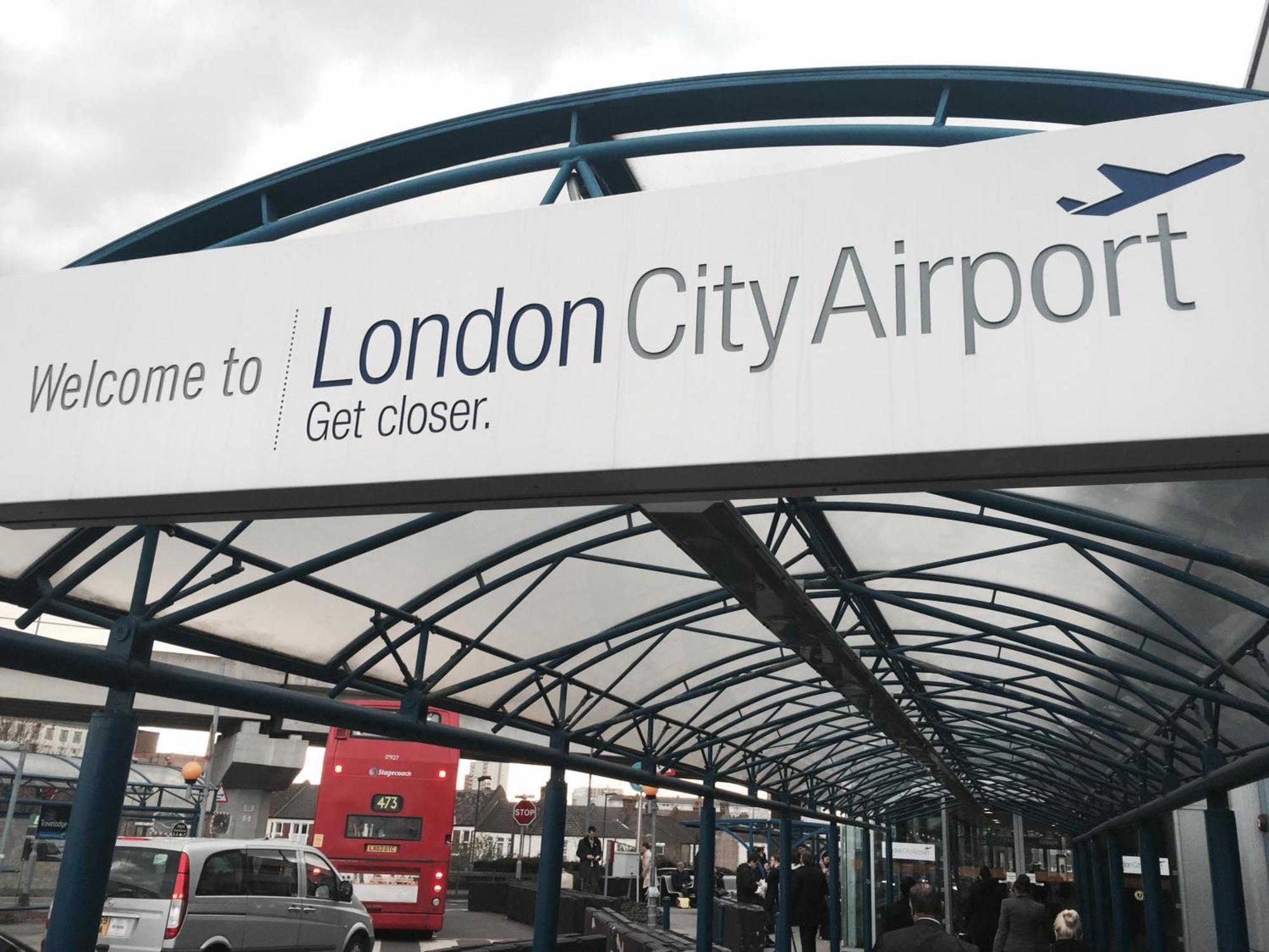 לונדון Canning Town 2 Bed Apartment מראה חיצוני תמונה