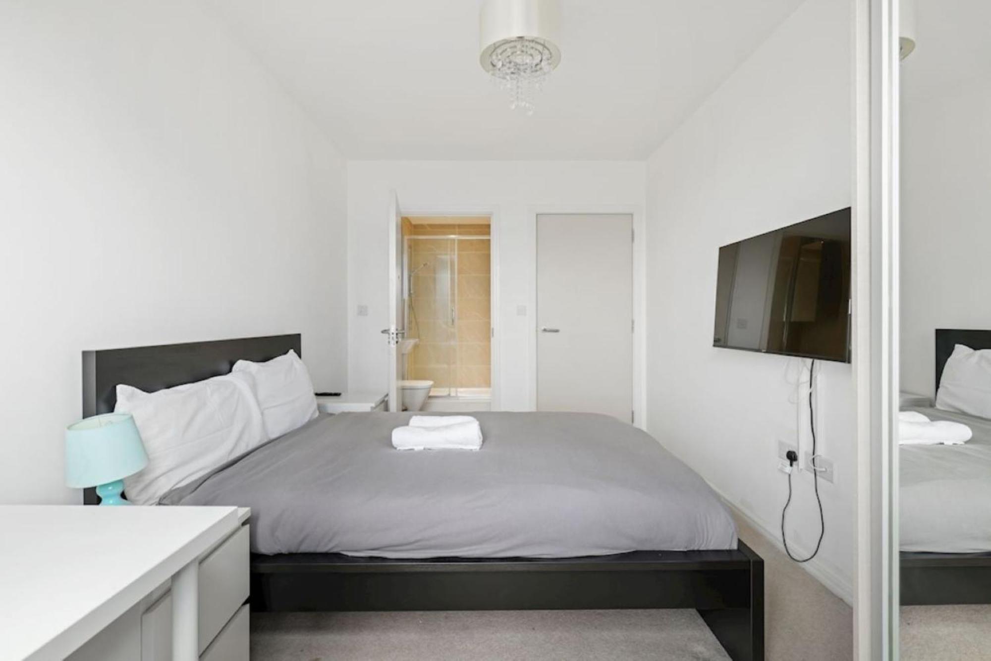 לונדון Canning Town 2 Bed Apartment מראה חיצוני תמונה